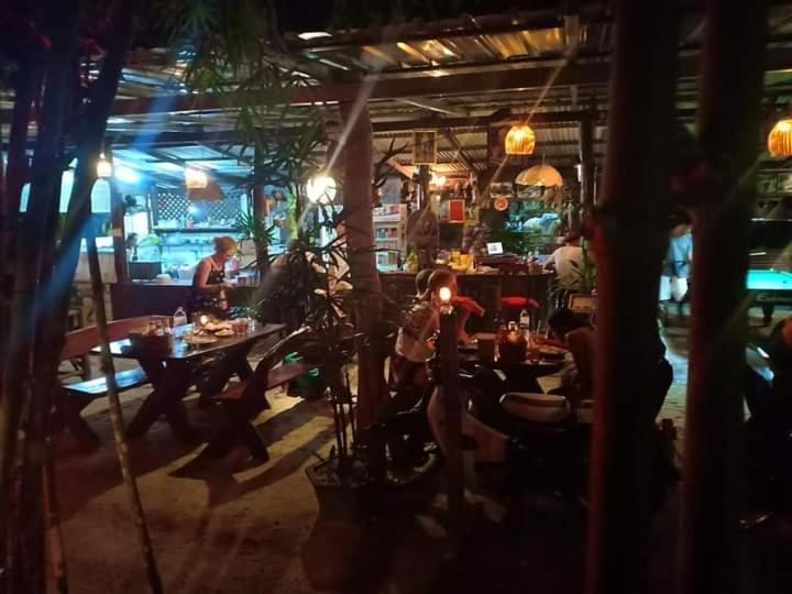 Apache Bar Haad Yao Hotel Екстериор снимка